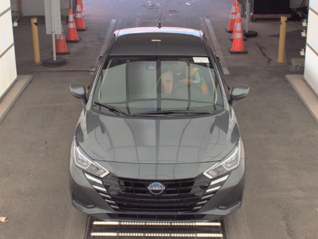 2024 Nissan Versa 1.6 SV photo 3