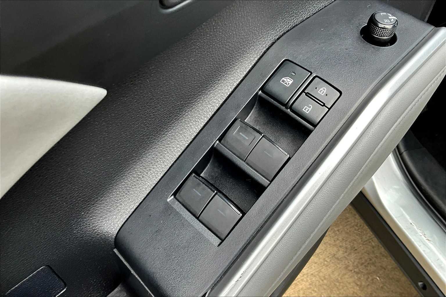 2022 Toyota Highlander Hybrid XLE photo 32