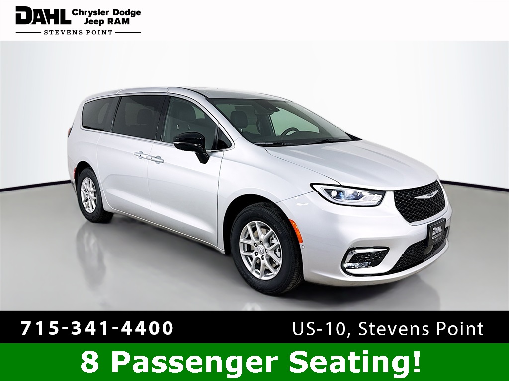 2026 Chrysler Pacifica Select's photo