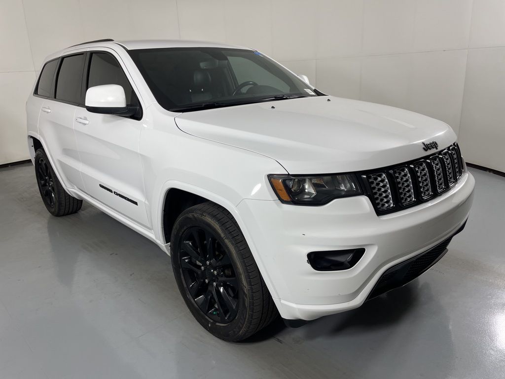 2020 Jeep Grand Cherokee Altitude photo 2