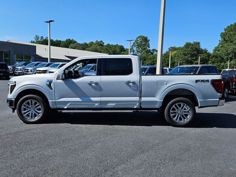 2025 Ford F-150 Lariat photo 3