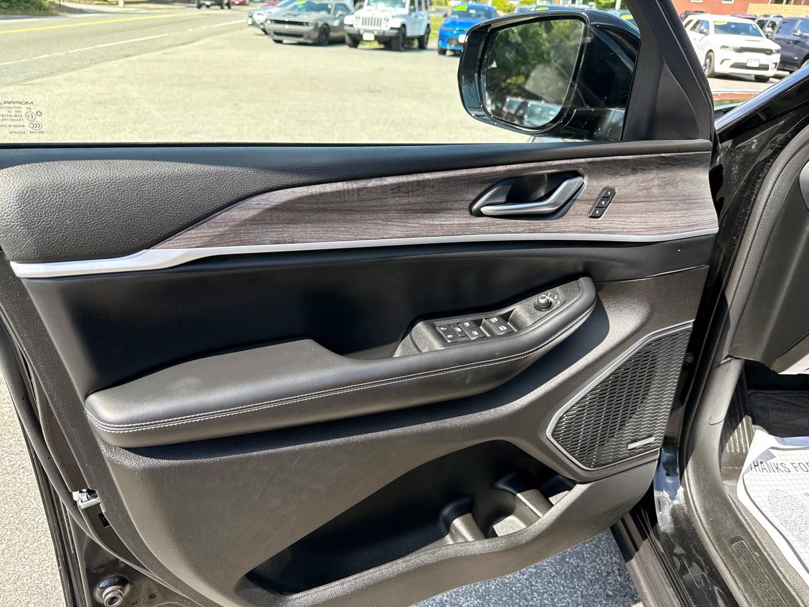 2022 Jeep Grand Cherokee Limited photo 11
