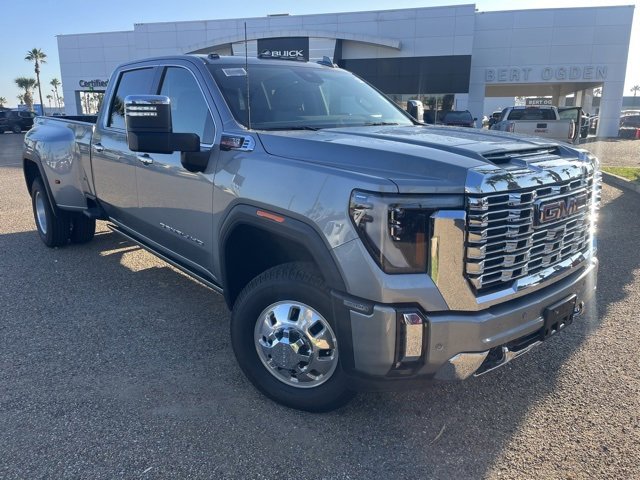 2025 GMC Sierra 3500HD Denali's photo