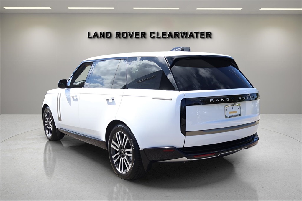 2025 Land Rover Range Rover SE photo 3