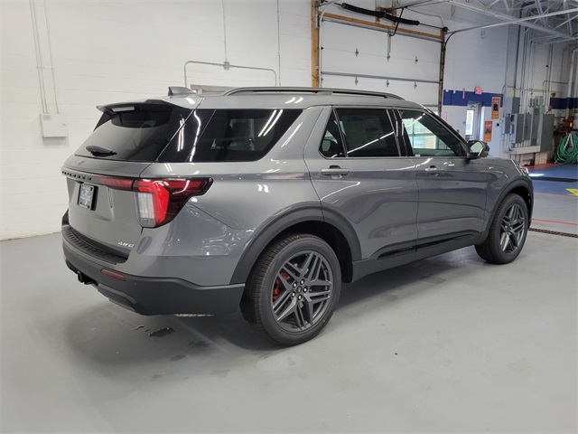 2025 Ford Explorer ST-Line photo 3