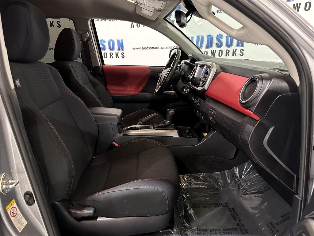 2018 Toyota Tacoma SR5 photo 26