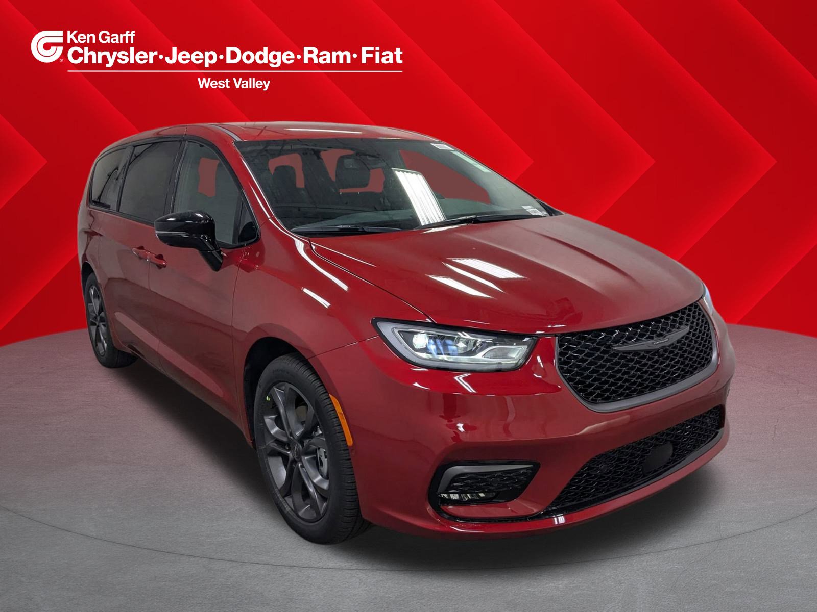 2026 Chrysler Pacifica Select's photo