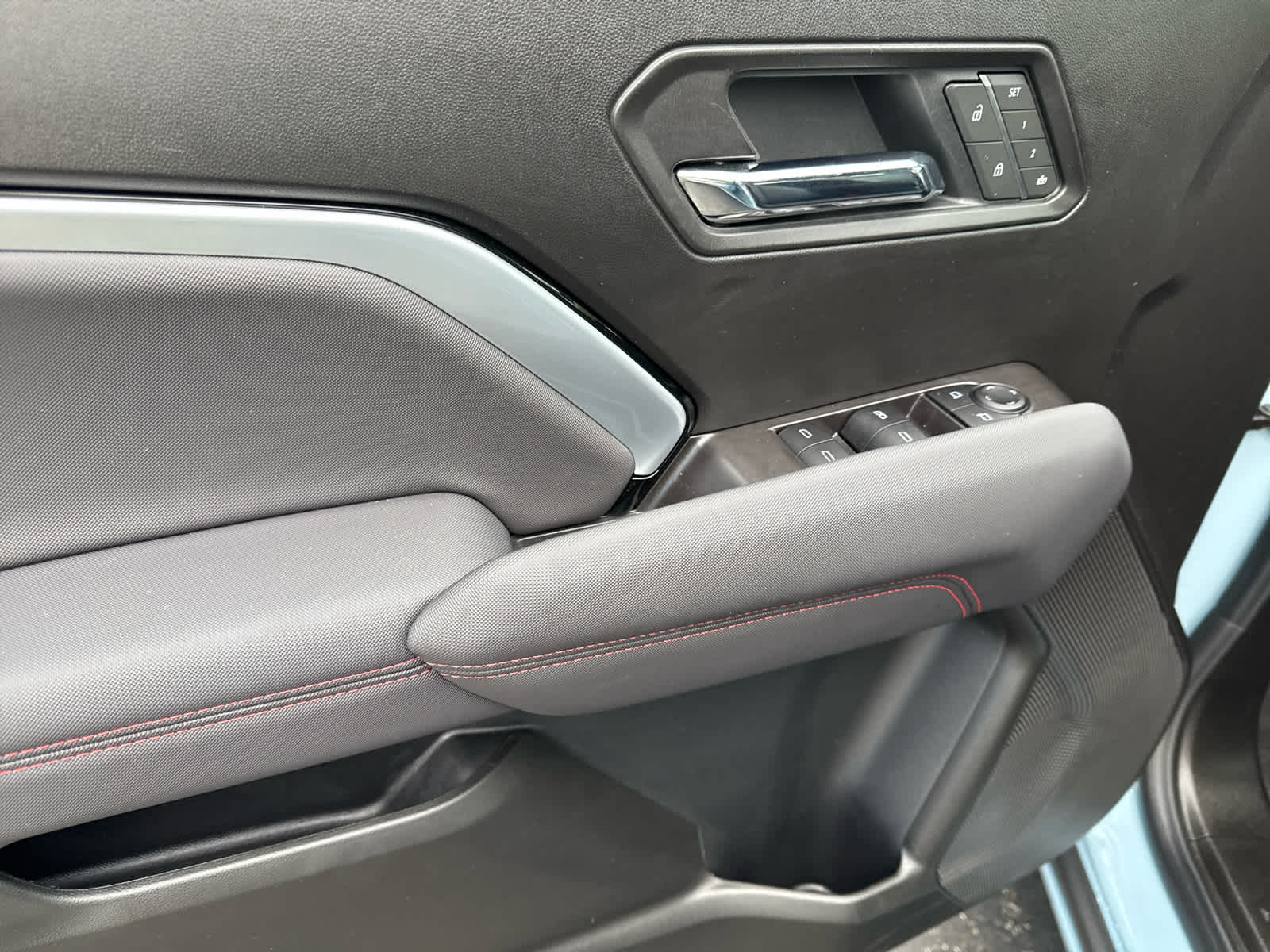 2025 Chevrolet Colorado Z71 photo 16