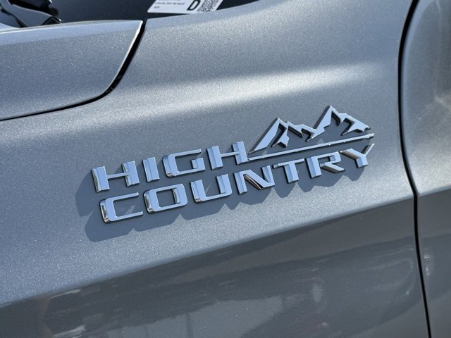 2026 Chevrolet Suburban High Country photo 12