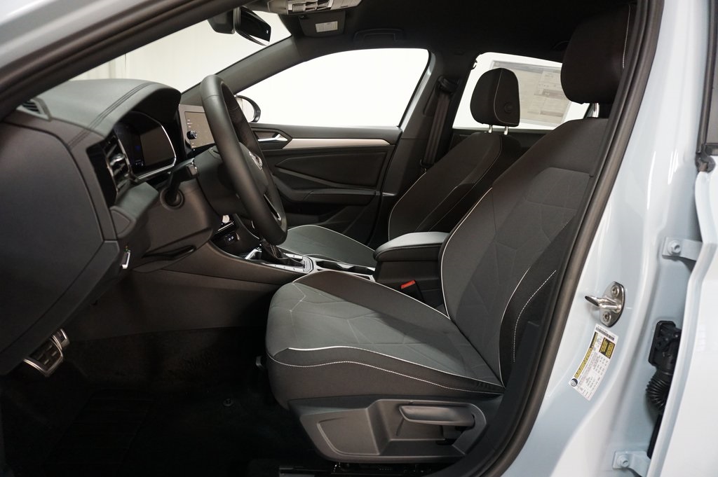 2025 Volkswagen Jetta 1.5T Sport photo 9