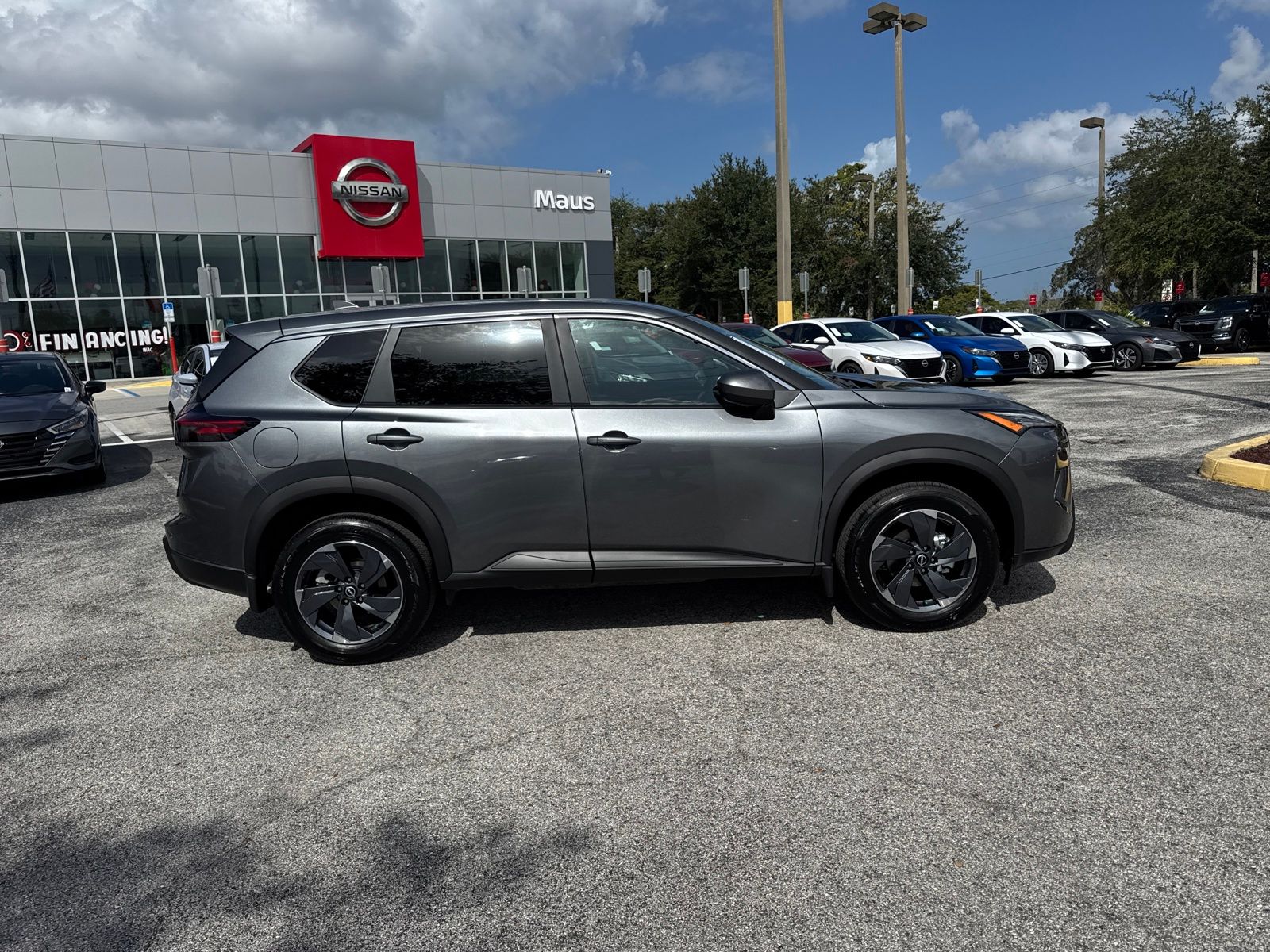 2026 Nissan Rogue SV photo 2