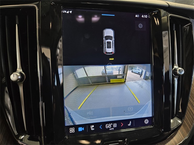 2023 Volvo XC60 B5 Plus photo 31