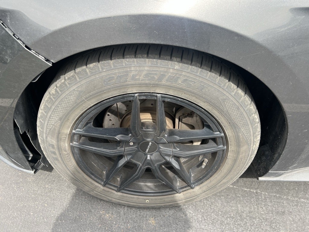 2015 Ford Mustang V6 photo 16