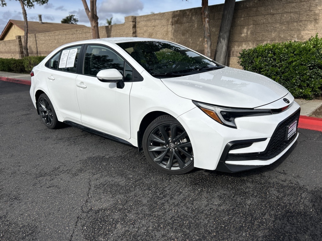 2024 Toyota Corolla SE's photo