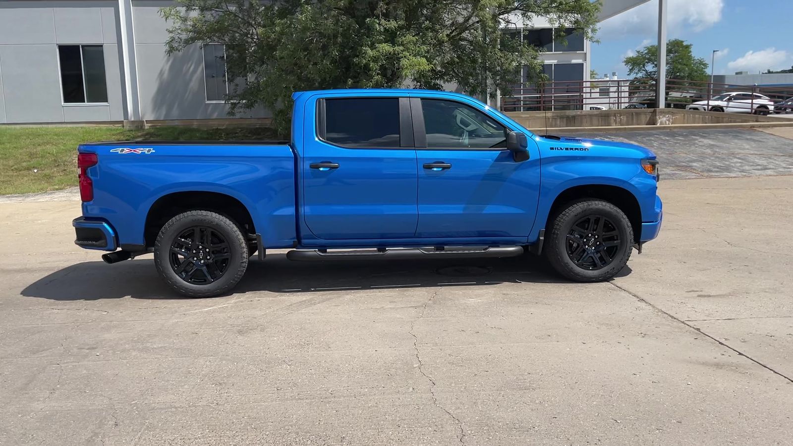 2025 Chevrolet Silverado 1500 Custom photo 23
