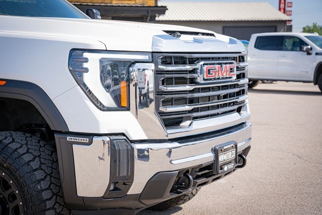 2024 Gmc Sierra HD SLE photo 4