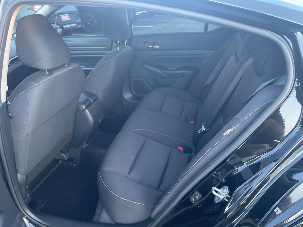 2021 Nissan Altima 2.5 S photo 10