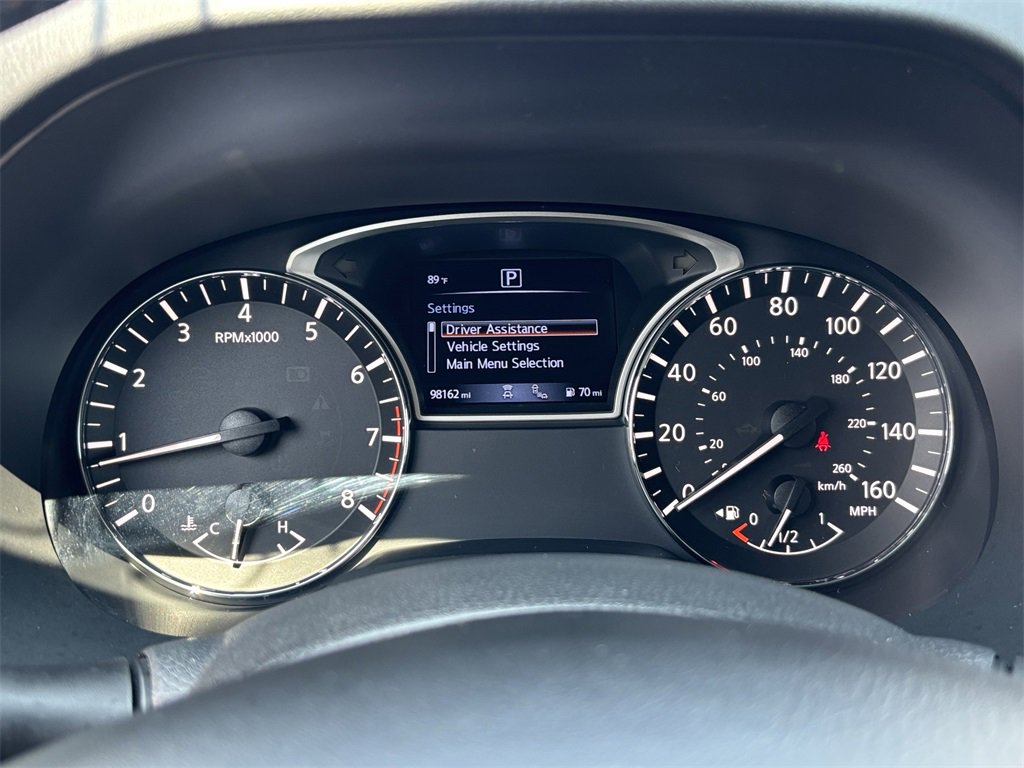 2019 Nissan Pathfinder SL photo 23