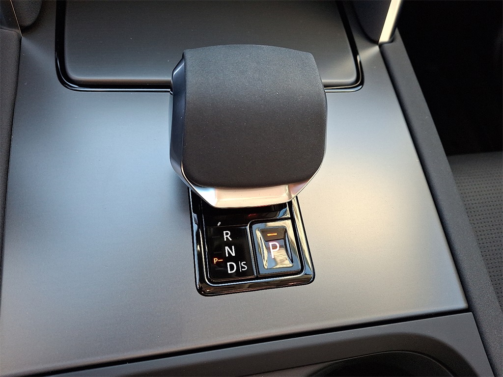 2025 Land Rover Discovery Sport S photo 8