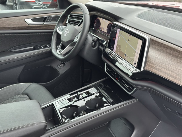 2024 Volkswagen Atlas SEL Premium R-Line photo 24