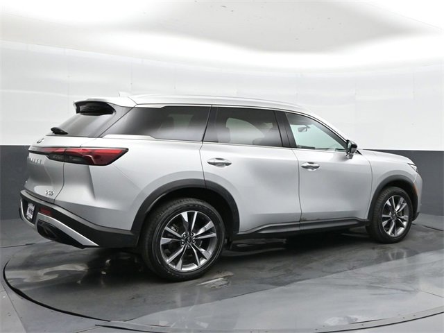2023 Infiniti QX60 Luxe photo 3