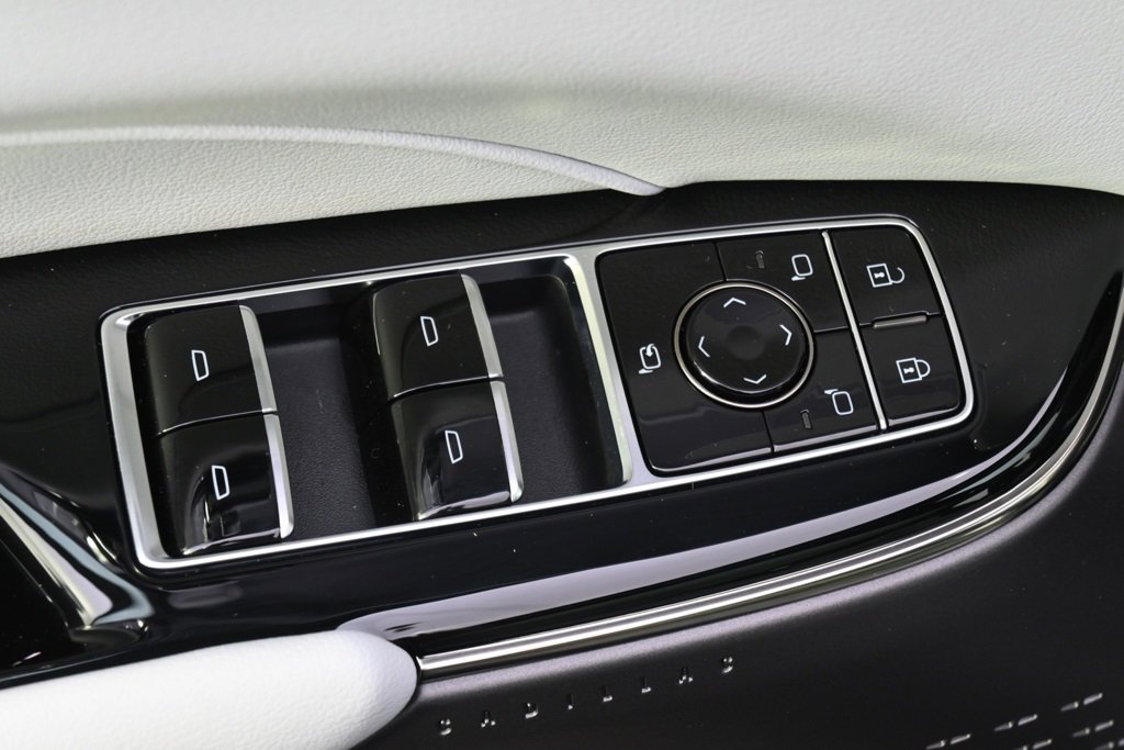 2025 Cadillac Lyriq Luxury photo 18