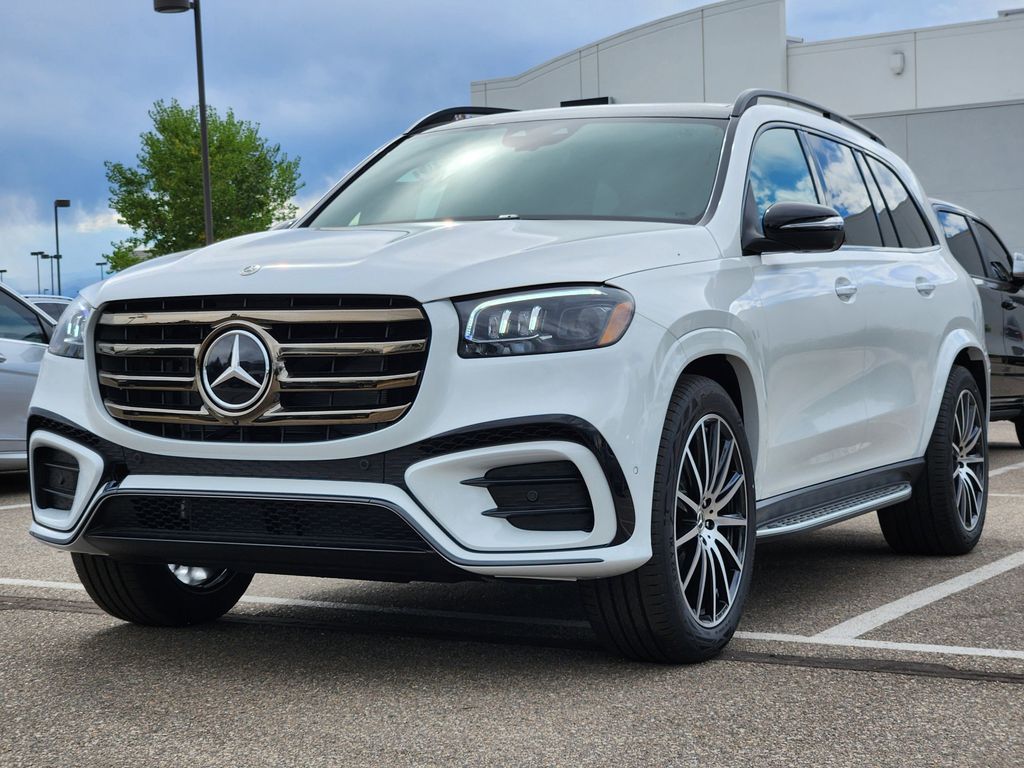 2026 Mercedes Benz GLS 580 4MATIC photo 3