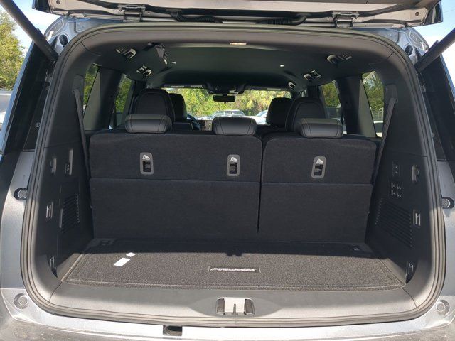 2025 Nissan Armada photo 13