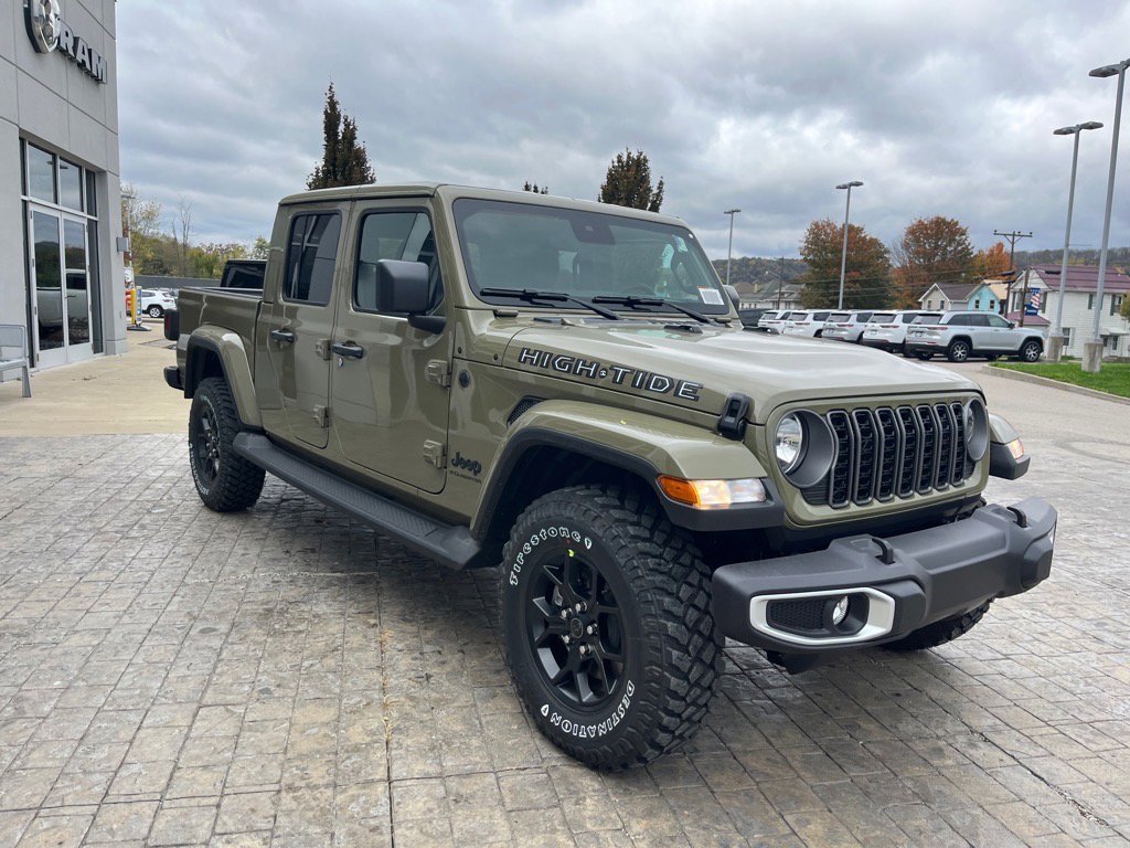 2025 Jeep Gladiator Sport photo 2
