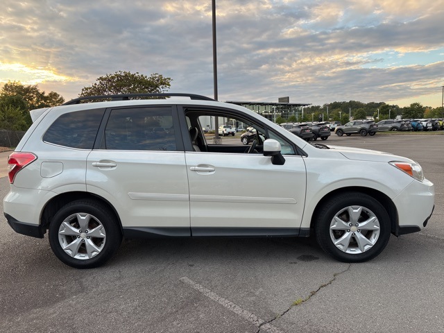 2015 Subaru Forester 2.5i Limited photo 2