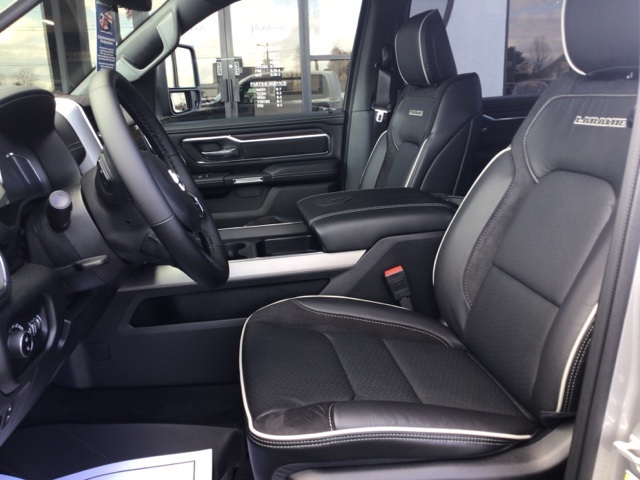 2025 Ram 1500 Laramie photo 2