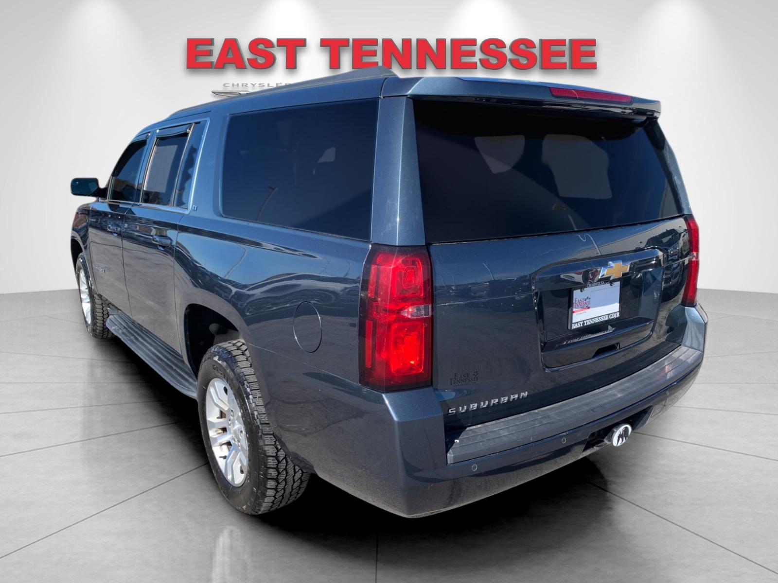 2019 Chevrolet Suburban LT photo 4