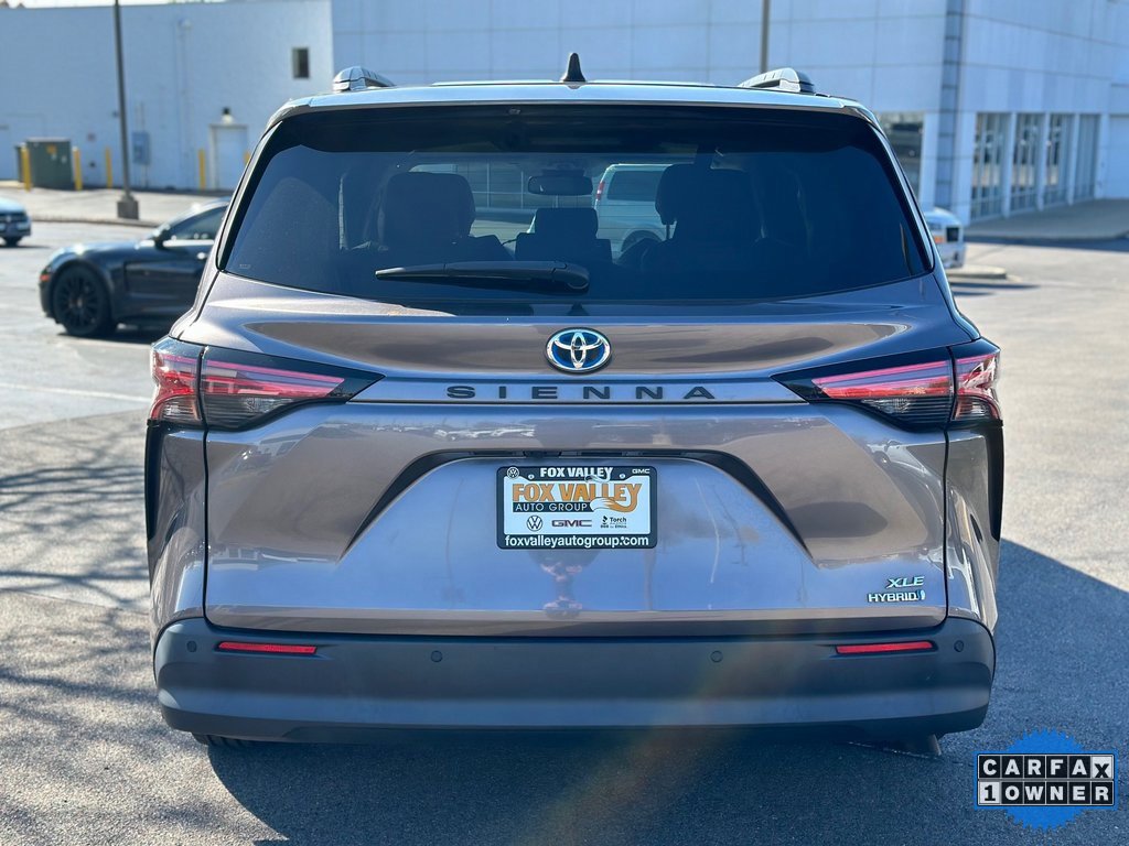 2021 Toyota Sienna XLE photo 4