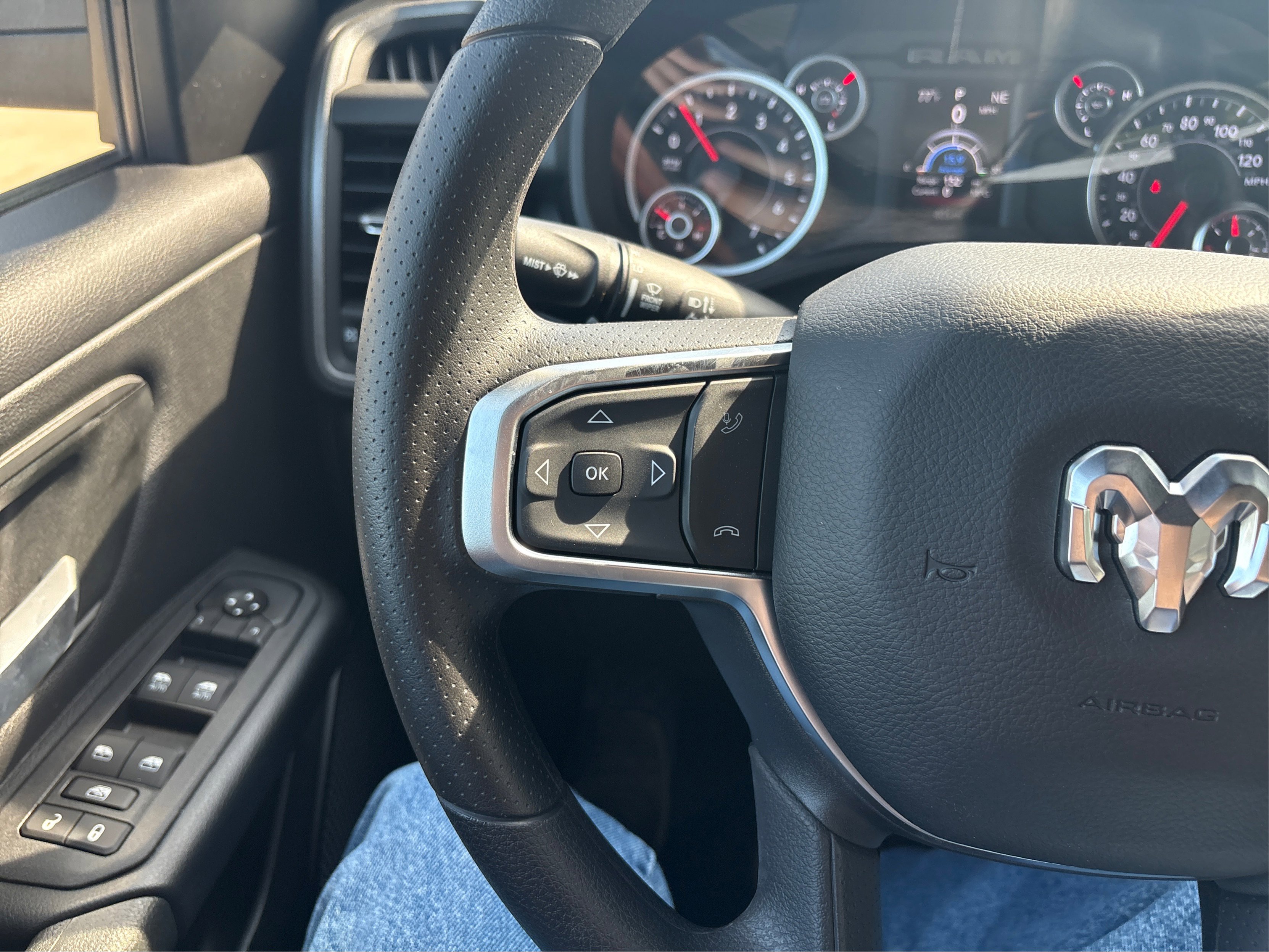 2025 Ram 1500 Tradesman photo 18