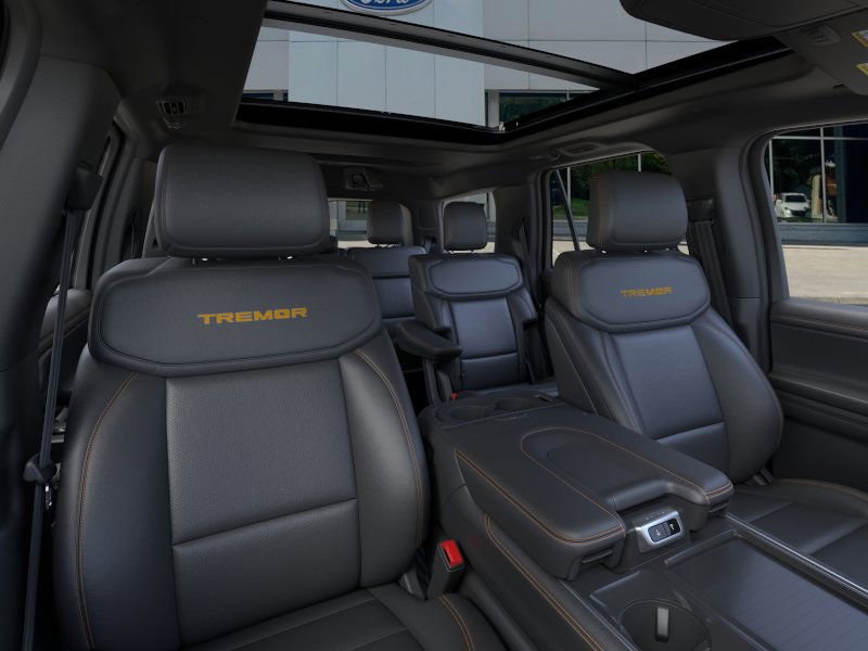 2025 Ford Expedition photo 7