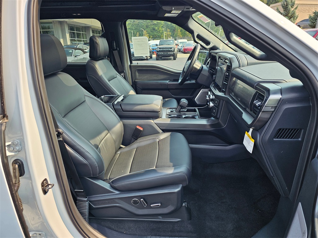 2025 Ford F-150 Lariat photo 10