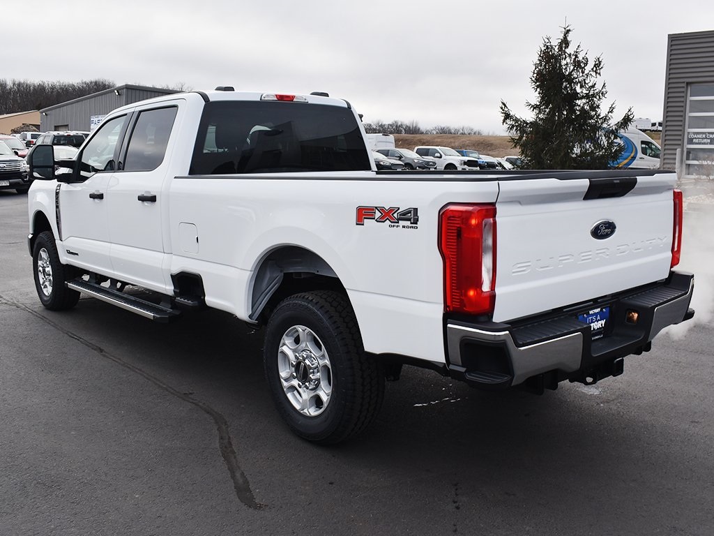 2025 Ford F-250 XLT photo 3