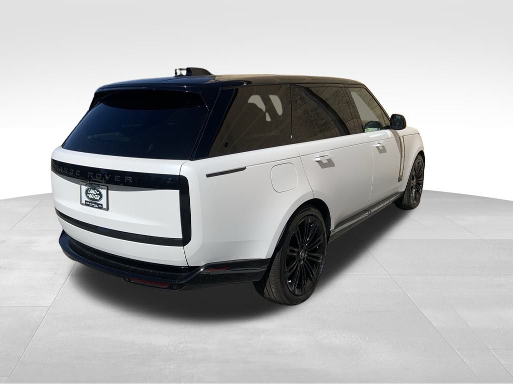 2025 Land Rover Range Rover SE photo 4