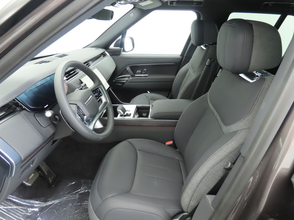 2025 Land Rover Range Rover SE photo 20