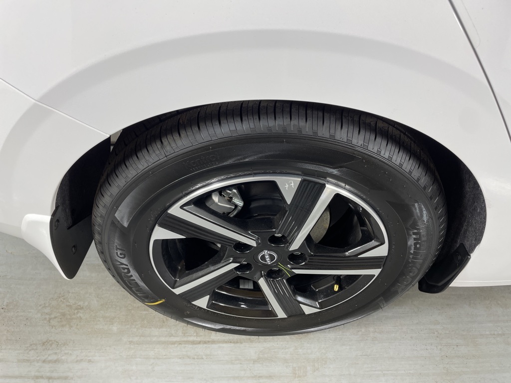 2025 Nissan Sentra SV photo 10