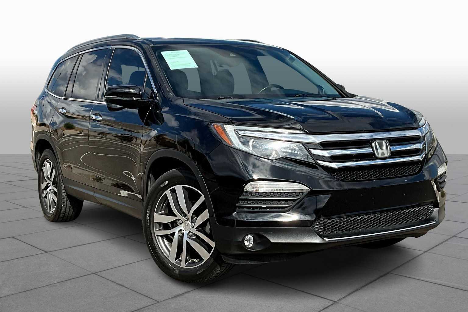 2016 Honda Pilot Touring photo 2