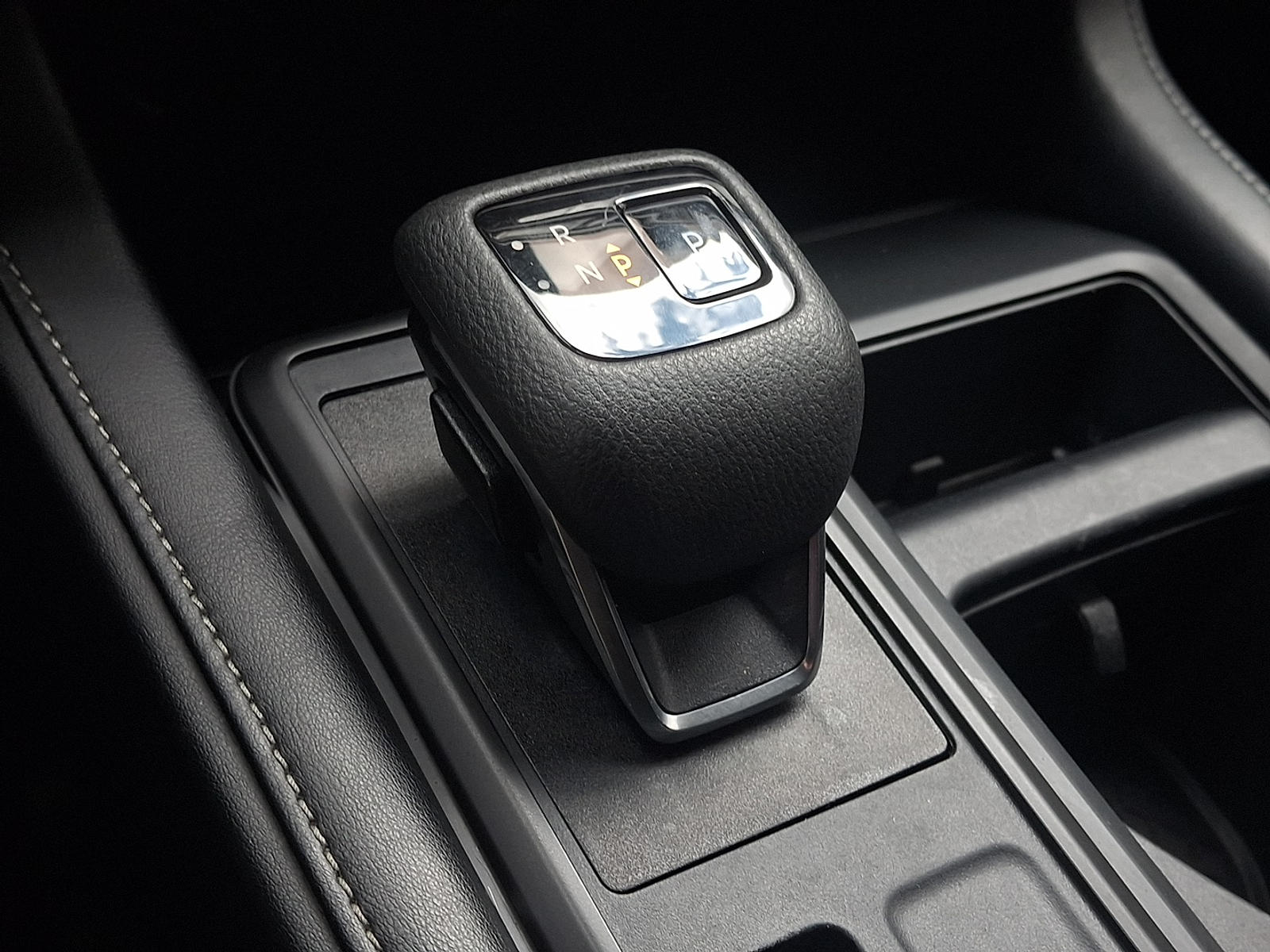 2023 Nissan Pathfinder S photo 4