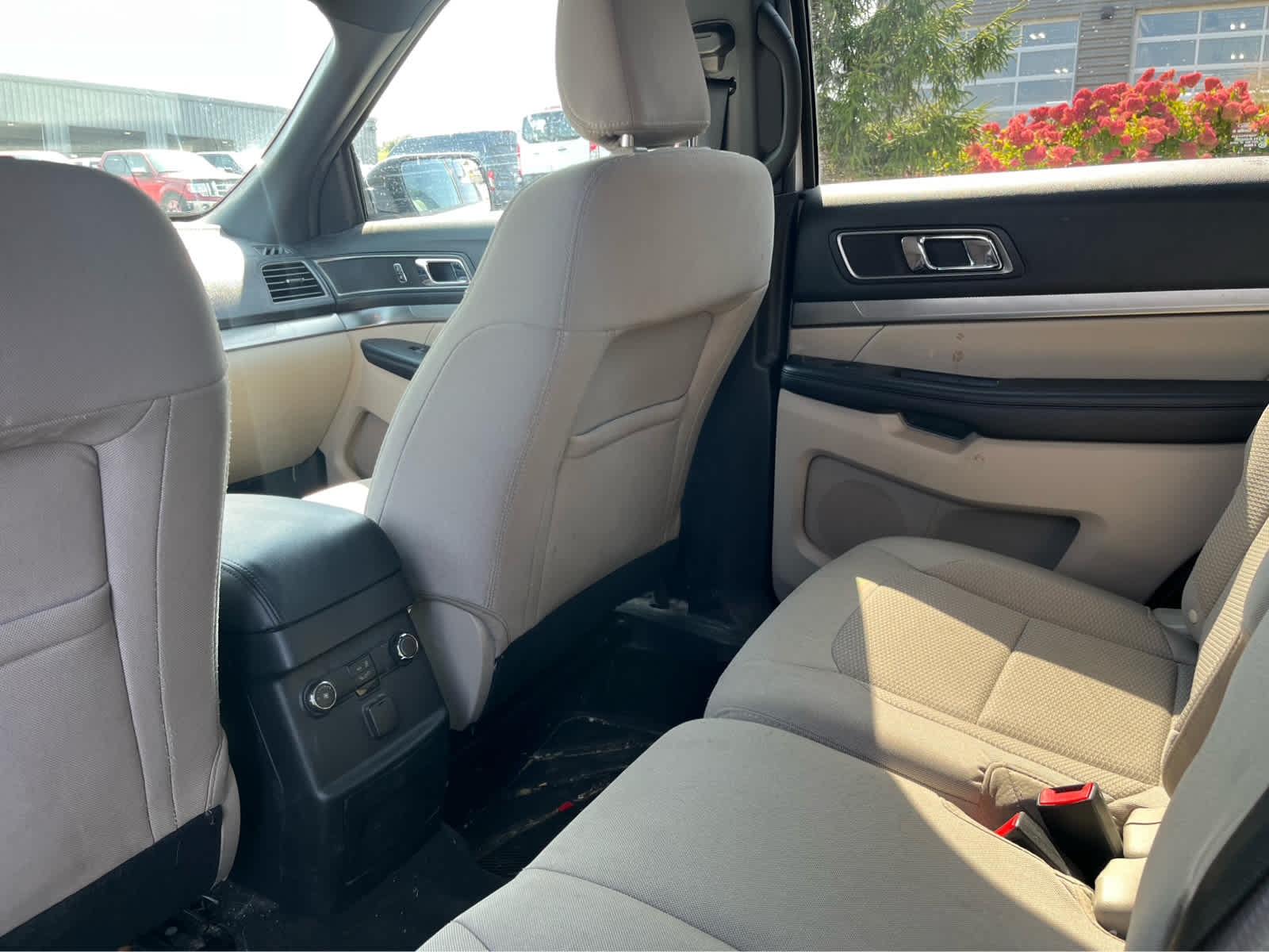2018 Ford Explorer XLT photo 4