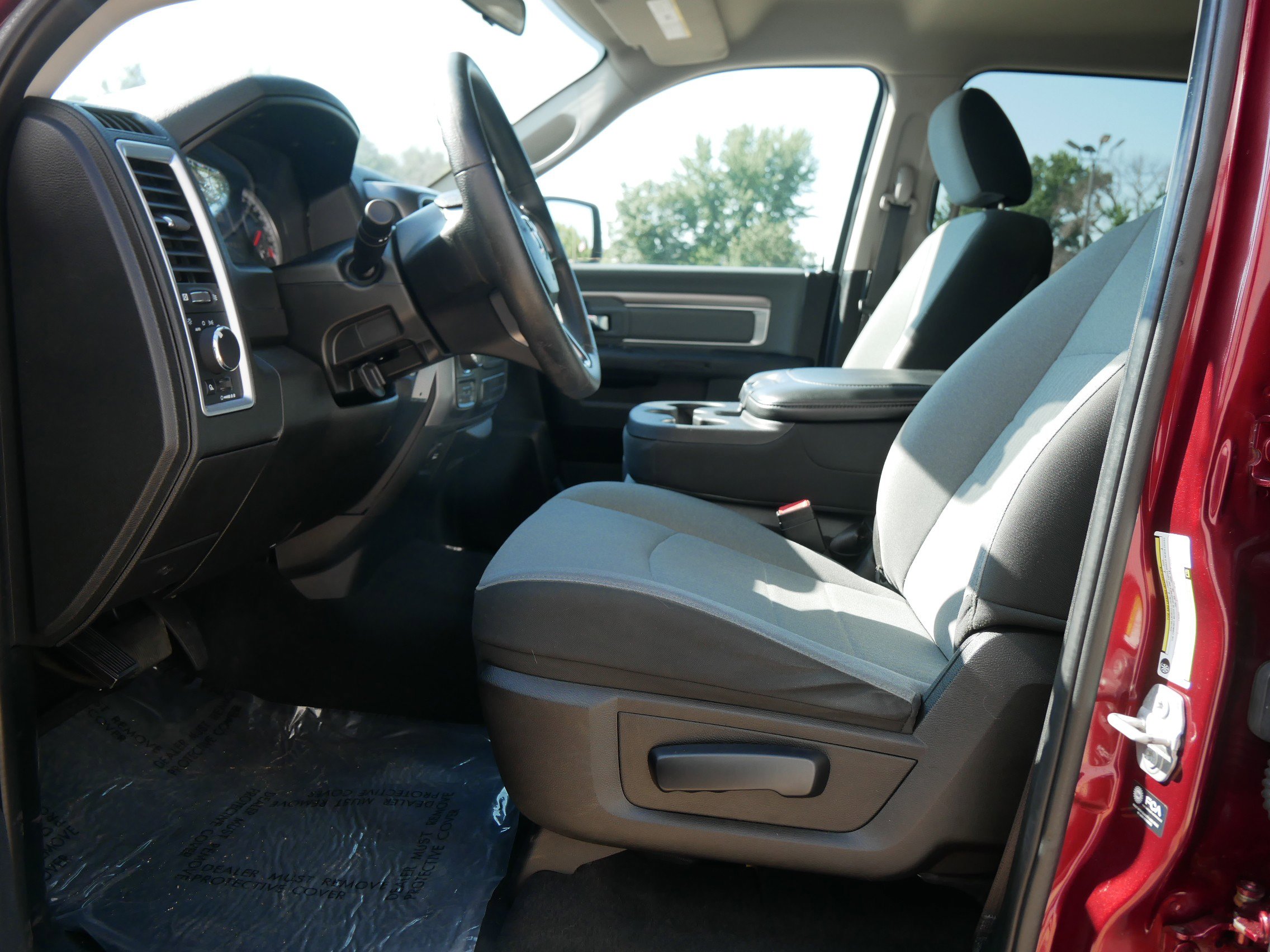 2021 Ram 1500 Classic SLT photo 10
