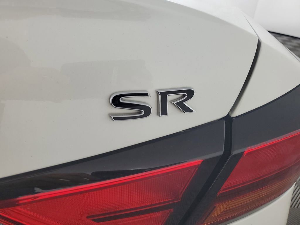 Used 2021 White Nissan 2.5 SR image 12