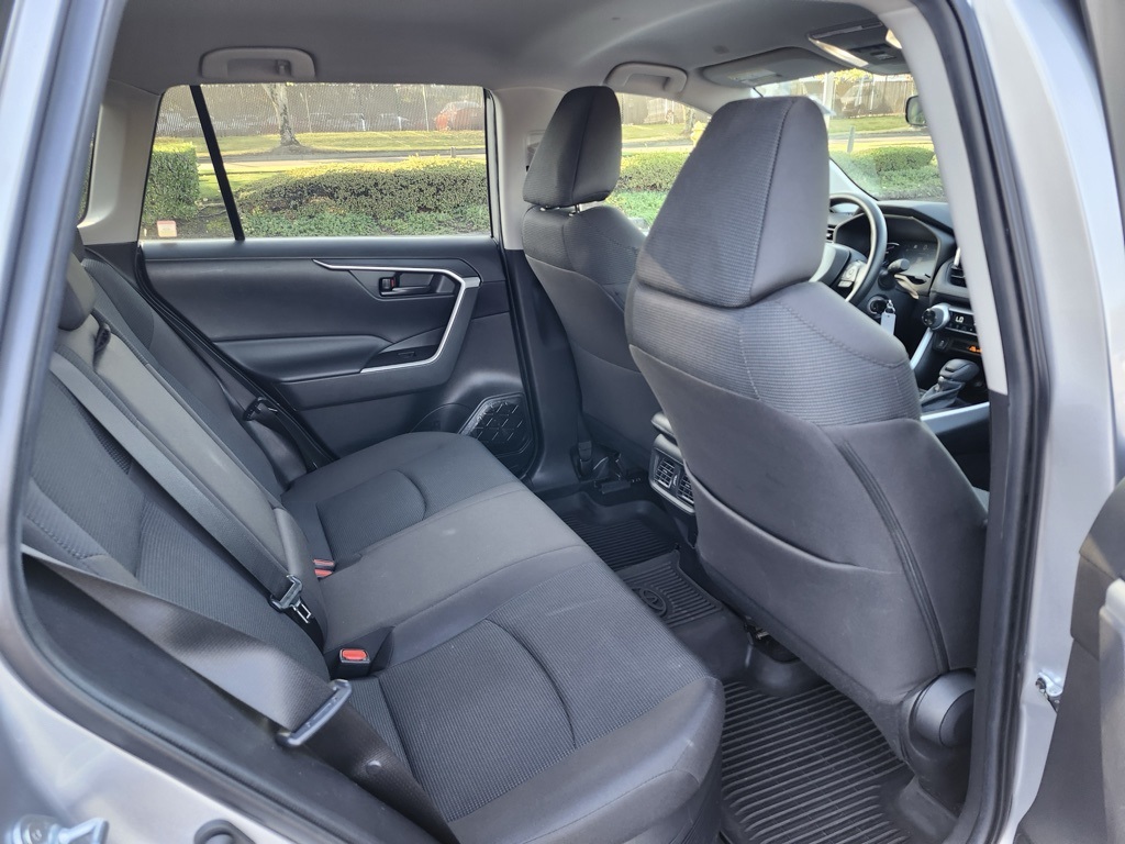 2023 Toyota RAV4 Hybrid LE photo 21