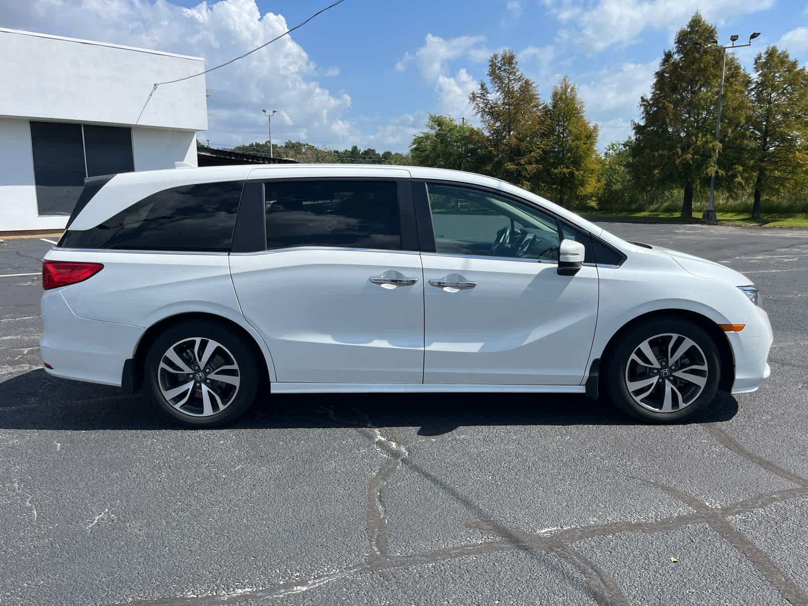 2022 Honda Odyssey Touring photo 3