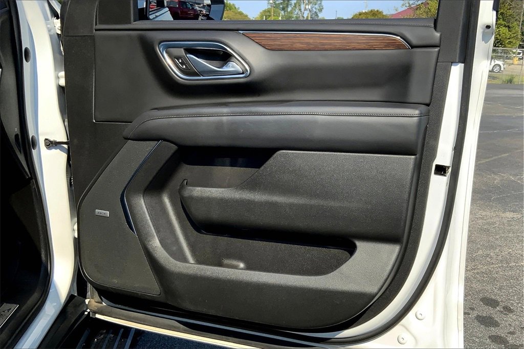 2023 Chevrolet Suburban High Country photo 23