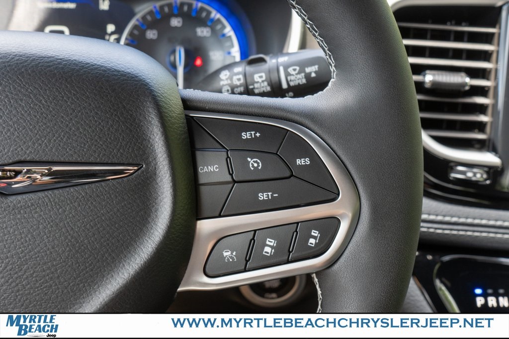 2026 Chrysler Pacifica photo 25