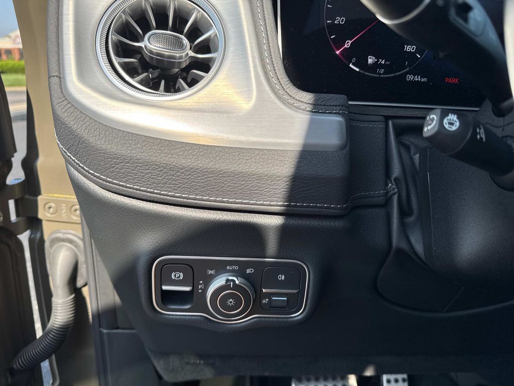 2025 Mercedes Benz G 550 photo 29